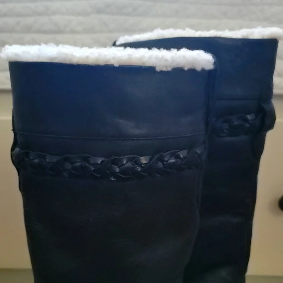 UGG SaVaNNa BLaCK LeaTHeR CloG BooTs SiZe 7 - Picture 3 of 9